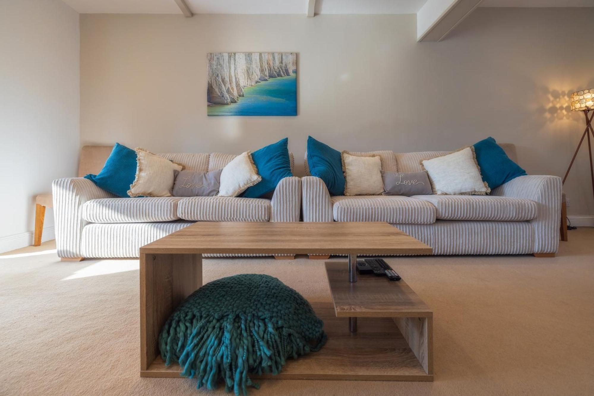 The Secret Garden - West Sussex Villa Crawley  Ngoại thất bức ảnh