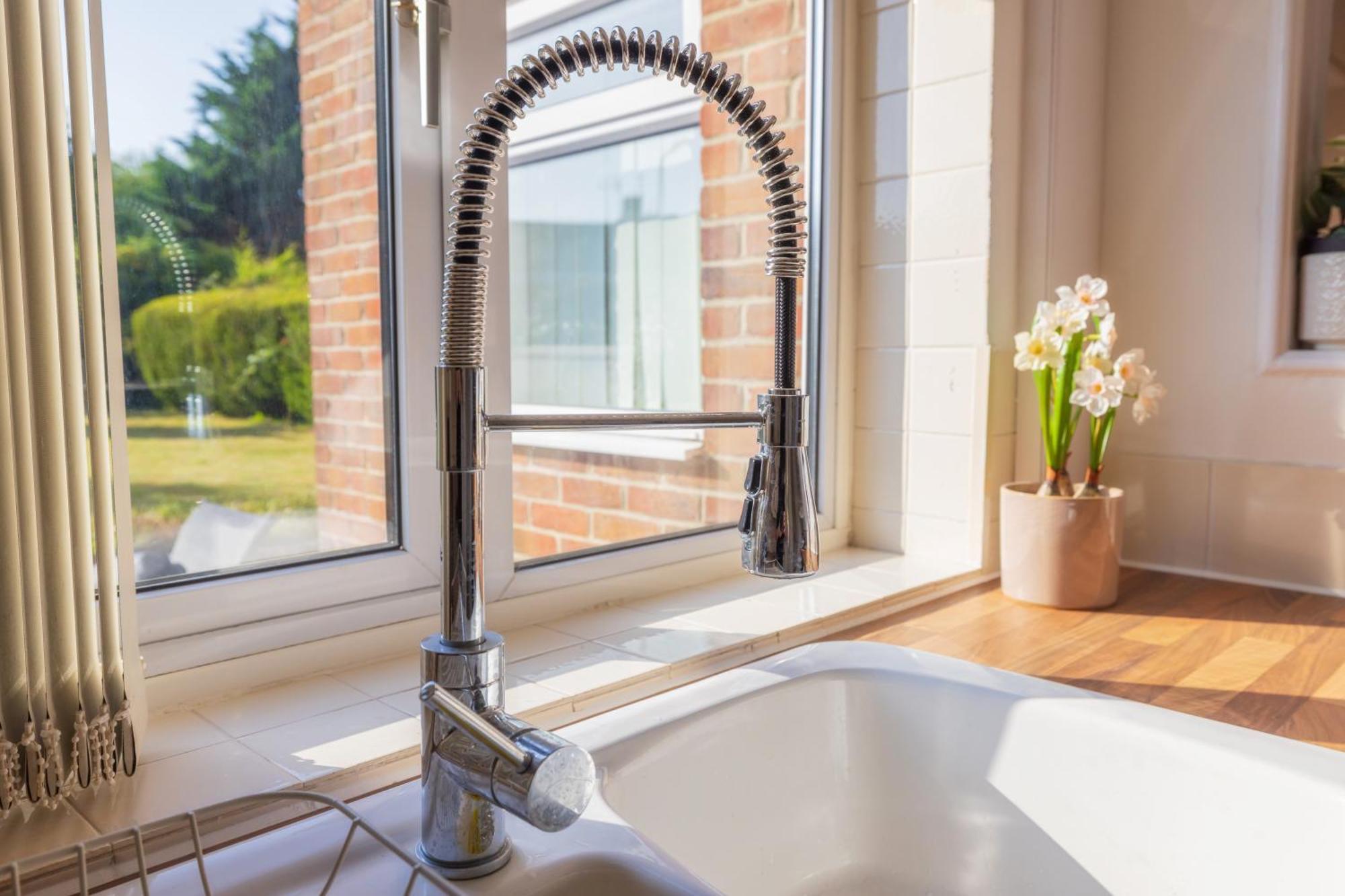 The Secret Garden - West Sussex Villa Crawley  Ngoại thất bức ảnh