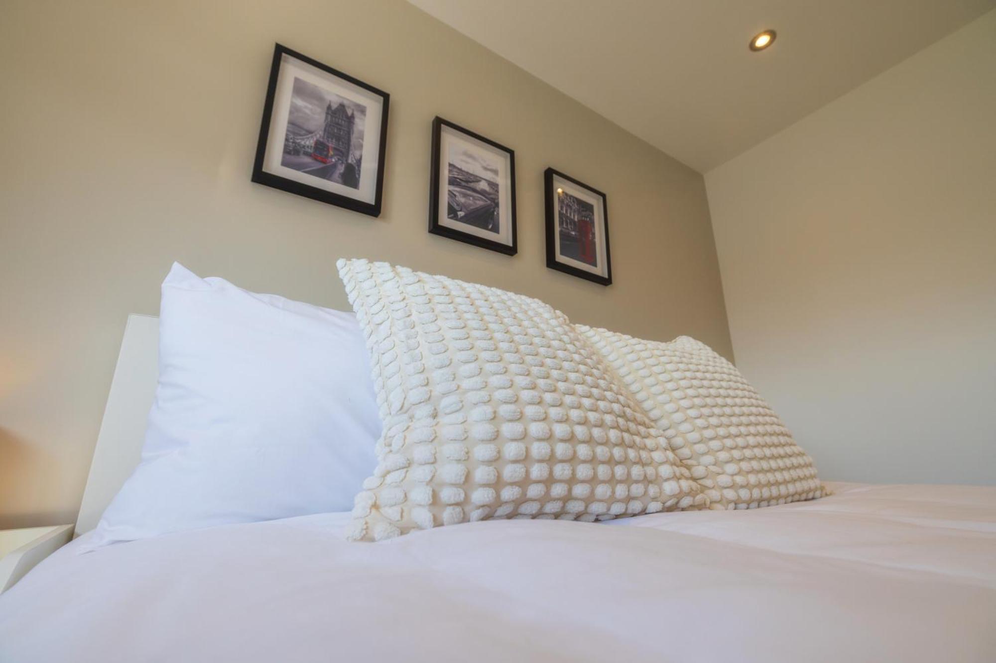 The Secret Garden - West Sussex Villa Crawley  Ngoại thất bức ảnh