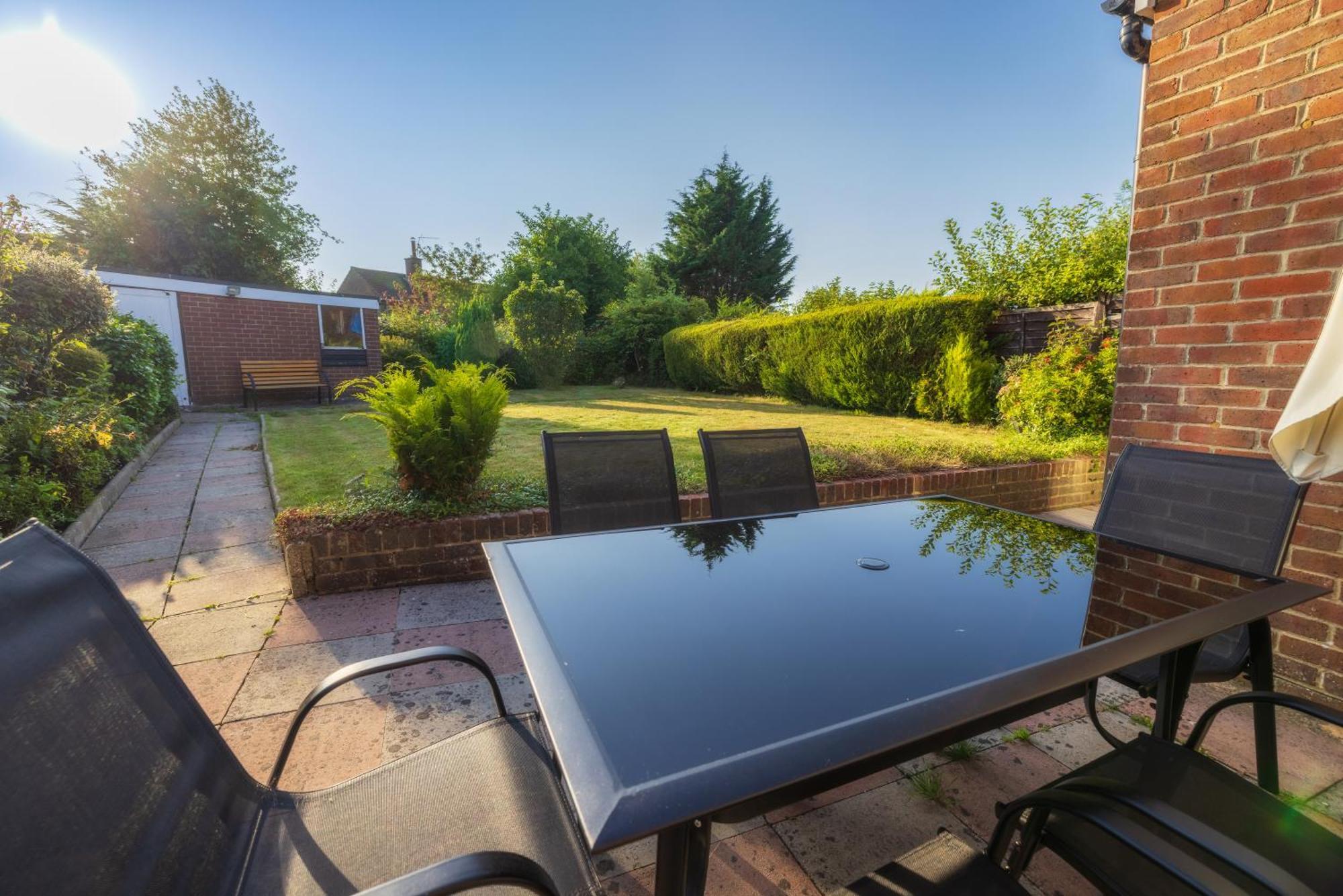 The Secret Garden - West Sussex Villa Crawley  Ngoại thất bức ảnh
